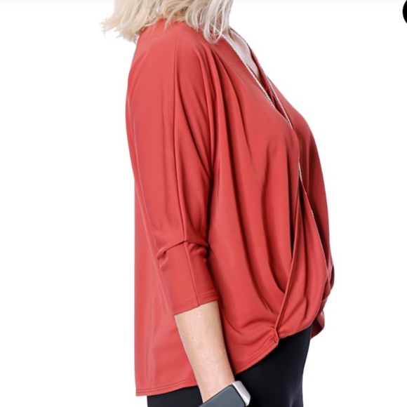 New Designer Top - Picture 3 of 4